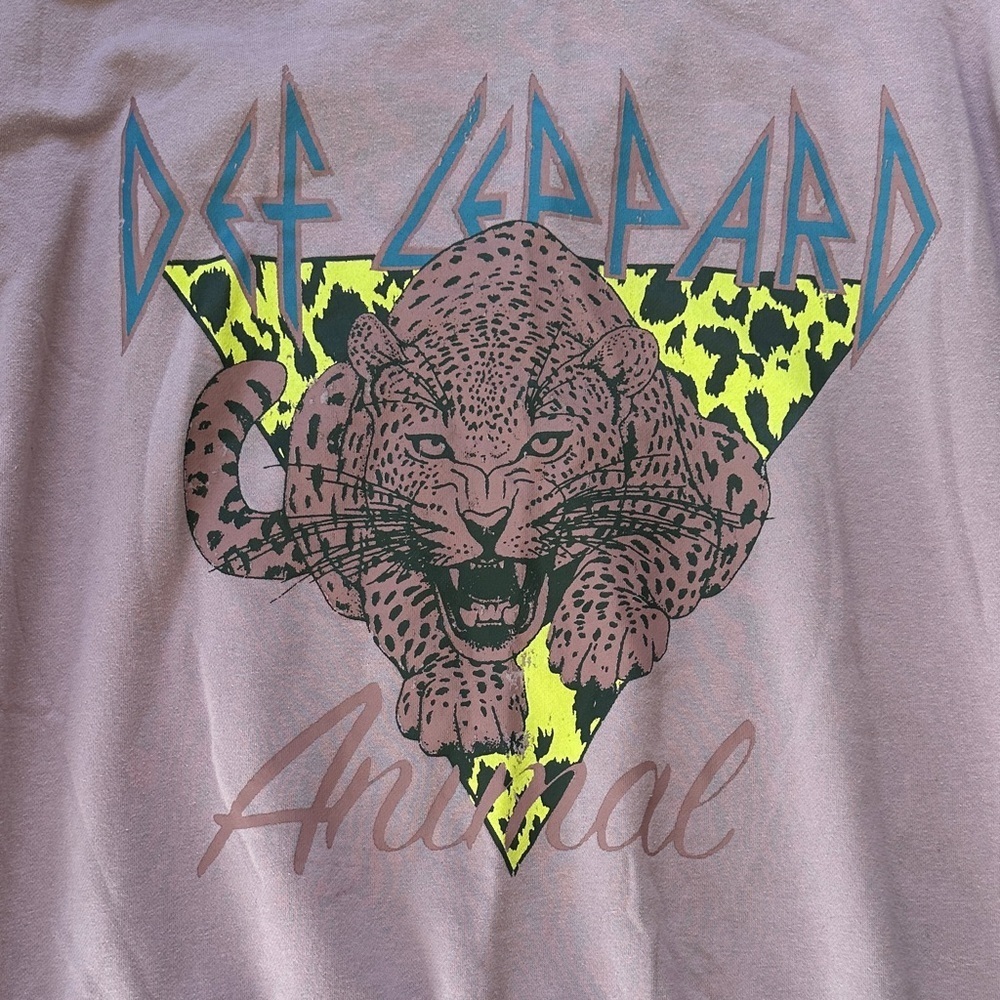 Def Leppard Women’s Graphic Sweatshirt in Excellent Condition - Picture 2 of 5